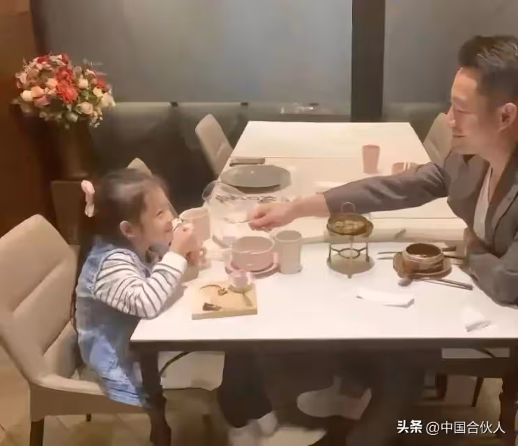 大S去世,汪小菲悲傷之餘率先通知律師,倆孩子撫養權勢在必得