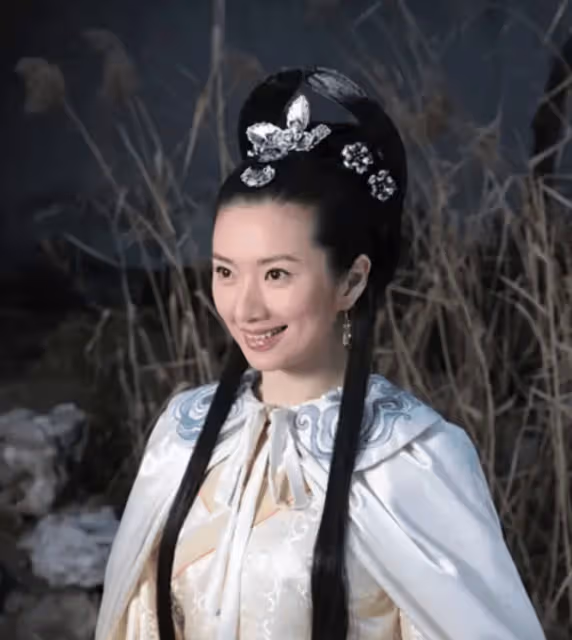 演完張新成媽媽,又演楊紫媽媽,46歲的她年輕時清純可人宛如仙子