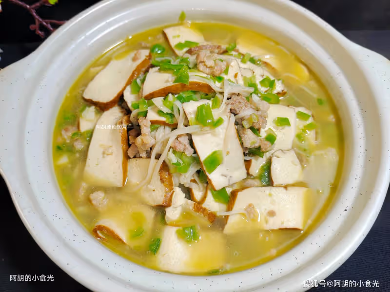 過年後不吃肉就吃它，好做更好吃！熱乎乎地來一鍋，滿口軟嫩好味、特下飯，停不下來的好菜