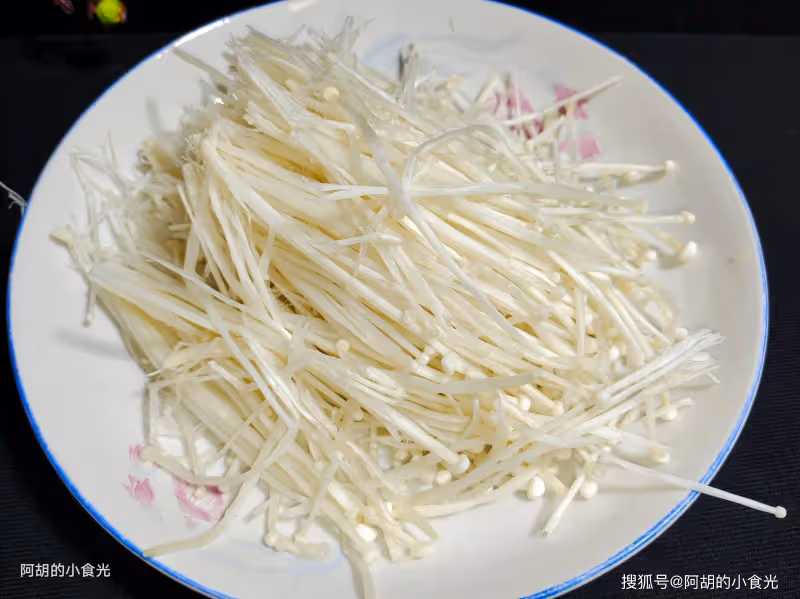 過年後不吃肉就吃它，好做更好吃！熱乎乎地來一鍋，滿口軟嫩好味、特下飯，停不下來的好菜