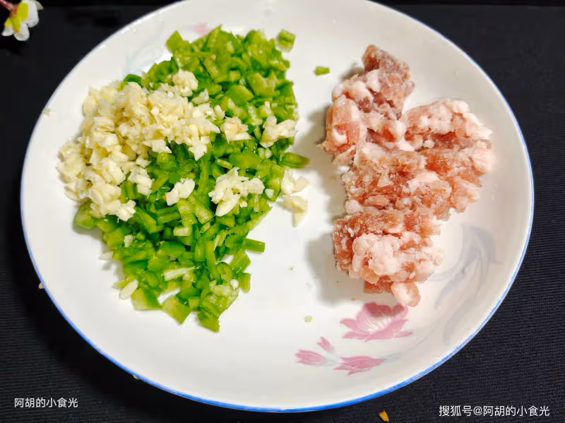 過年後不吃肉就吃它，好做更好吃！熱乎乎地來一鍋，滿口軟嫩好味、特下飯，停不下來的好菜