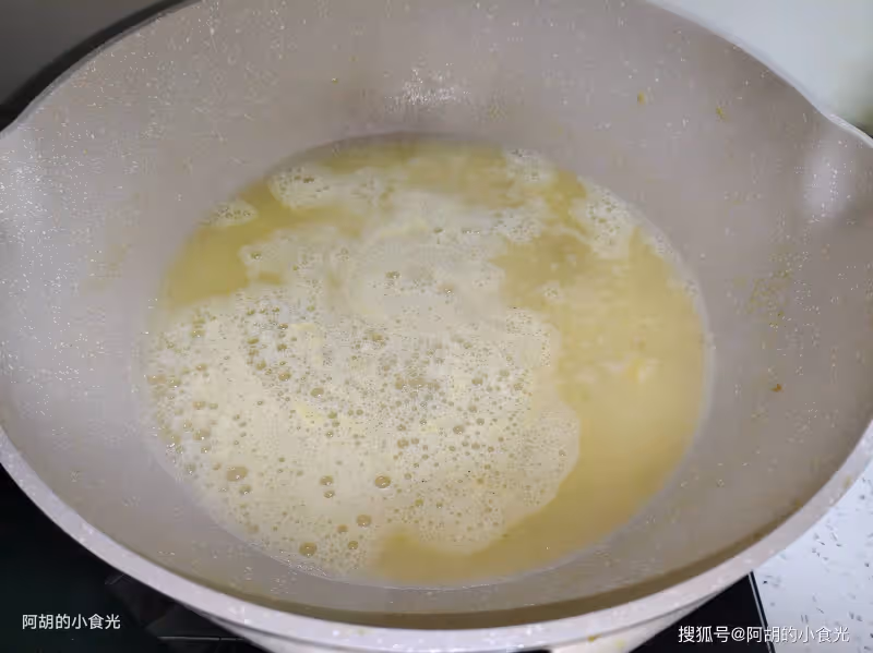 入春後不懂吃這菜就虧了,燙一燙就上桌,清腸刮油、滿口鮮嫩好味道,上桌就被吃個精光