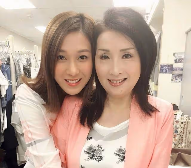 吃瓜!香港男星曝某女星同時交往六位富豪,網友扒出疑TVB老戲骨