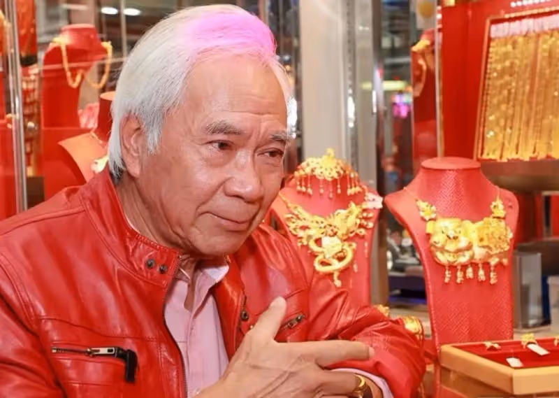 恭喜!TVB「痴情老戲骨」李龍基宣布今年結婚,買便宜金器送未婚妻不覺寒酸
