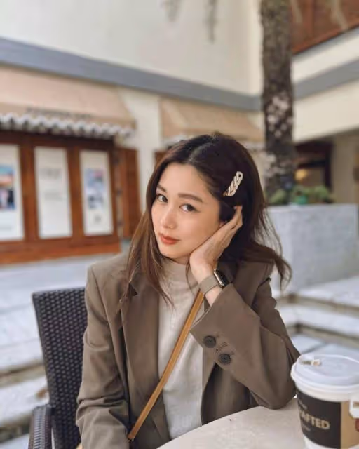 TVB前花旦新年曬一家四口合照!40歲仍少女味十足,去年宣布復出
