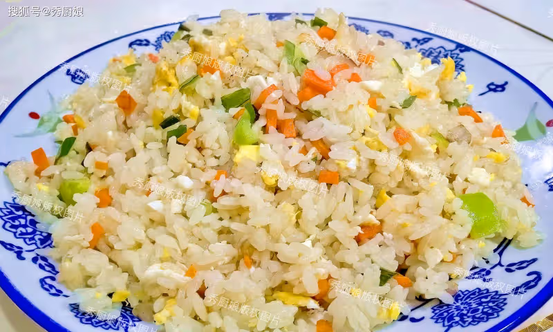 蒸米飯,切記不要加冷水!多做2步,米飯粒粒分明,不成坨不糊底