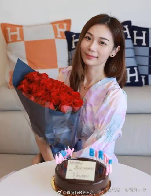 前TVB女星突然宣布三仔出世!老公與兩女從未曝光極低調