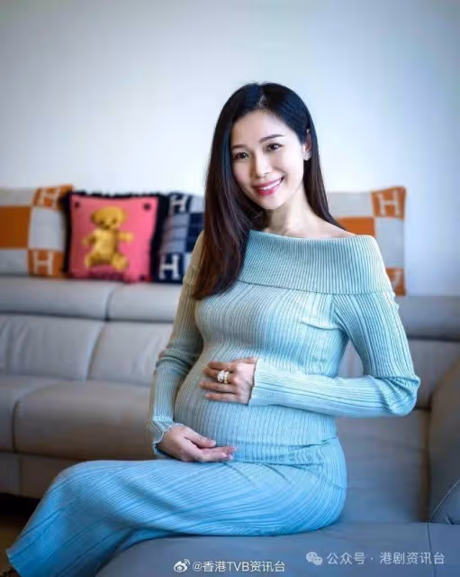 前TVB女星突然宣布三仔出世!老公與兩女從未曝光極低調