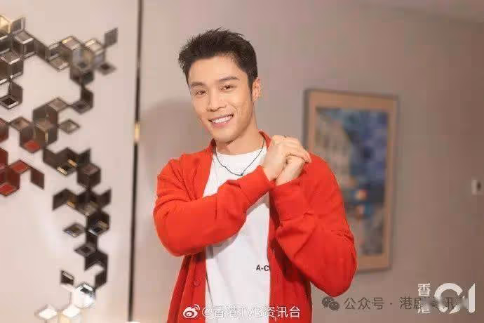 丁子朗外國大唔識新年習俗 但年初一肯定要對父母做呢樣嘢