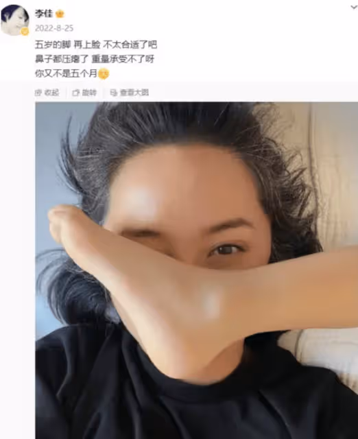 靳東老婆真是漂亮,大方曬白髮照毫無年齡焦慮,他們太有夫妻相了!
