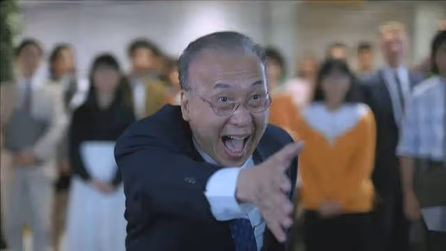 突傳死訊!香港知名老戲骨在睡夢中離世,去年100歲生日四代同堂