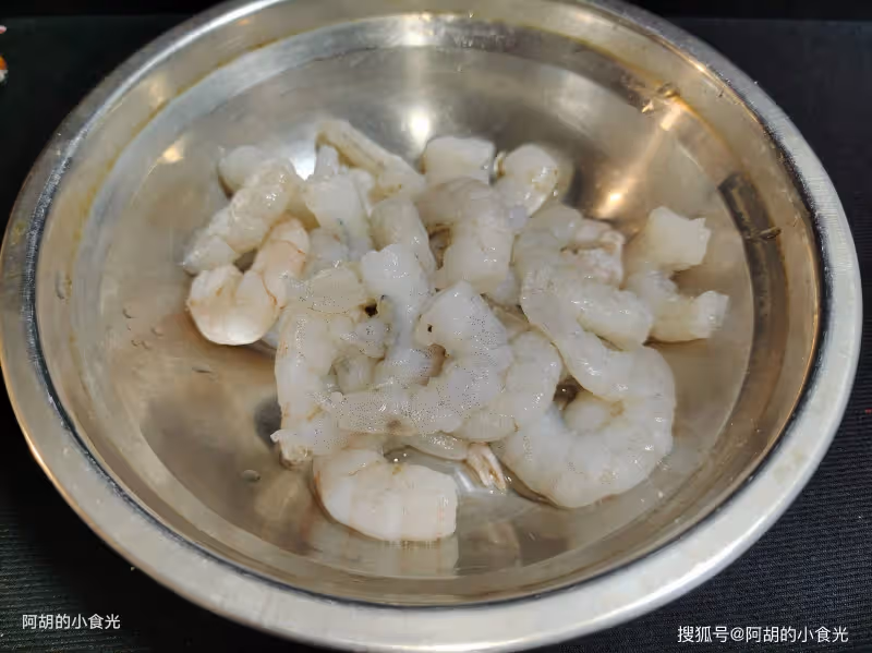 春天必吃的神仙菜,竟還是春季第一鮮!三種食材炒一盤,一盤鮮到底、特清爽,每一口都是滿足