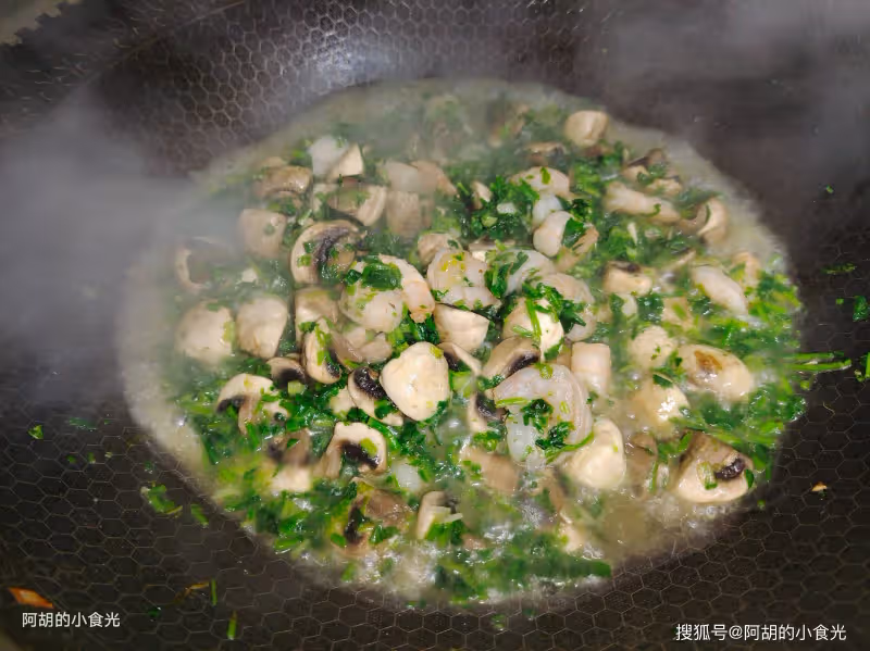 春天必吃的神仙菜,竟還是春季第一鮮!三種食材炒一盤,一盤鮮到底、特清爽,每一口都是滿足