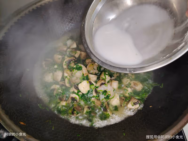 春天必吃的神仙菜,竟還是春季第一鮮!三種食材炒一盤,一盤鮮到底、特清爽,每一口都是滿足