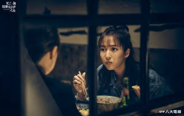 林予晞演狗仔找「資深記者訪談」　見她等公車背影…想像反轉了！