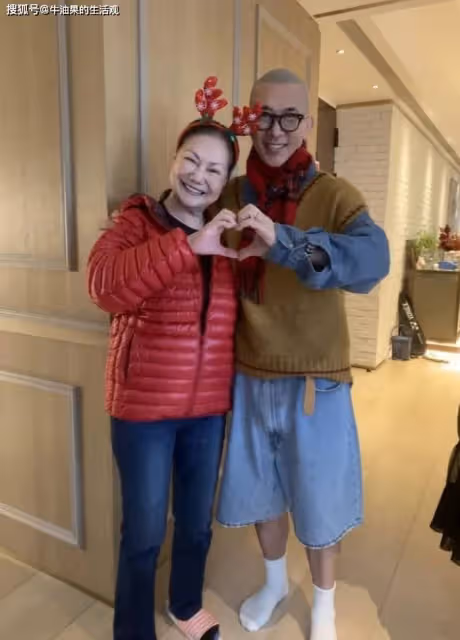 大S骨灰落地兒女首露面,玥兒哭腫眼箖箖衣服引爭議,小S開撕汪小菲