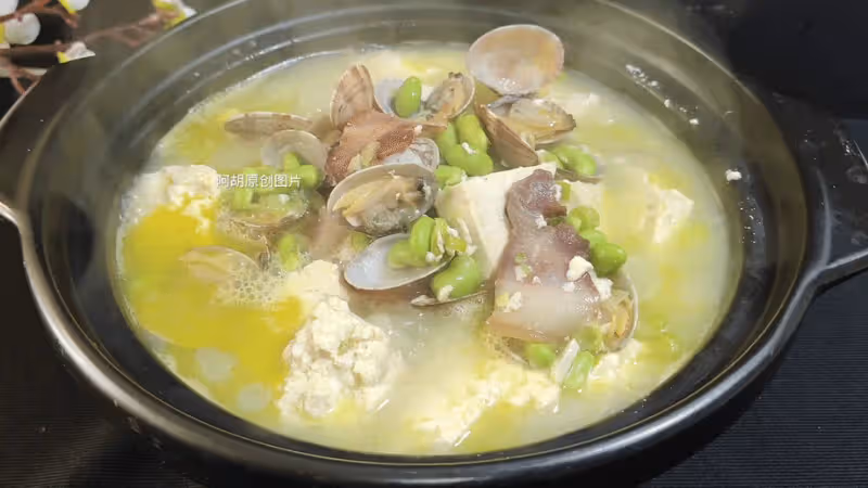 太喜歡這個燉菜了，三種食材一鍋出，熱熱乎乎、滿口都是鮮嫩，上桌就被一掃而光