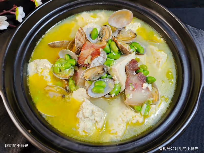 太喜歡這個燉菜了，三種食材一鍋出，熱熱乎乎、滿口都是鮮嫩，上桌就被一掃而光