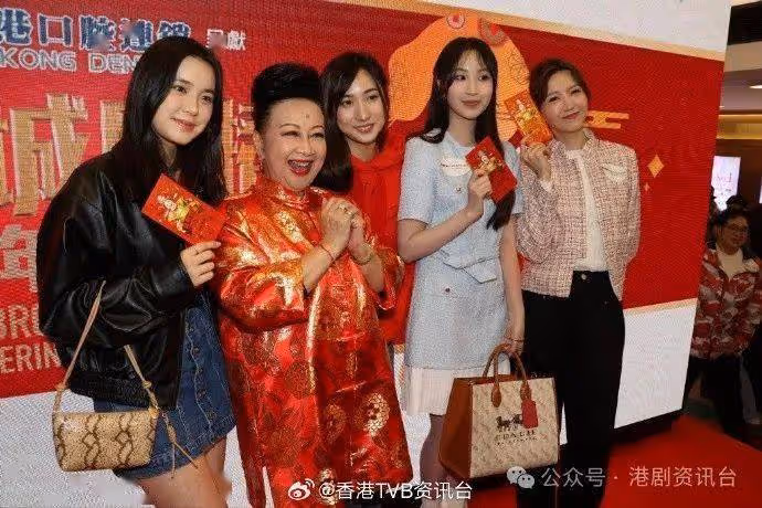 姚焯菲新年未約炎明熹相聚!喜見GiGi社交網分享近況