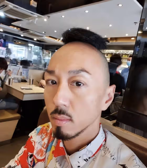 TVB綠葉戴耀明感嘆合約即將到期,無劇可拍!獲網民爆料原因,遭本人點贊