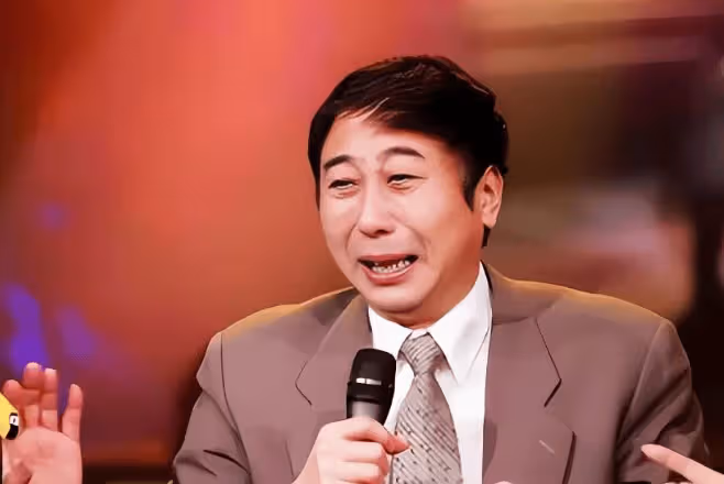 他和馮鞏合作春晚爆紅,後卻成百萬詐騙犯,被判入獄如今仍在服刑