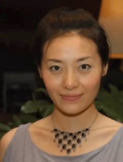 主持人慕林杉：為照顧病母離開央視，今成公司高管，丈夫身份成謎