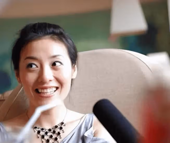 主持人慕林杉：為照顧病母離開央視，今成公司高管，丈夫身份成謎