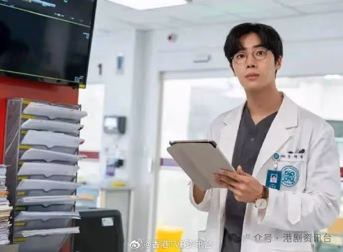 TVB小生外貌竟被指似「肛門」？顏值大幅進化如韓星