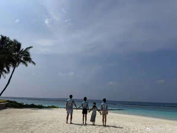 孫儷結婚15年慶水晶婚! 同天「鄧超46歲生日」…夫妻熱舞片閃瞎
