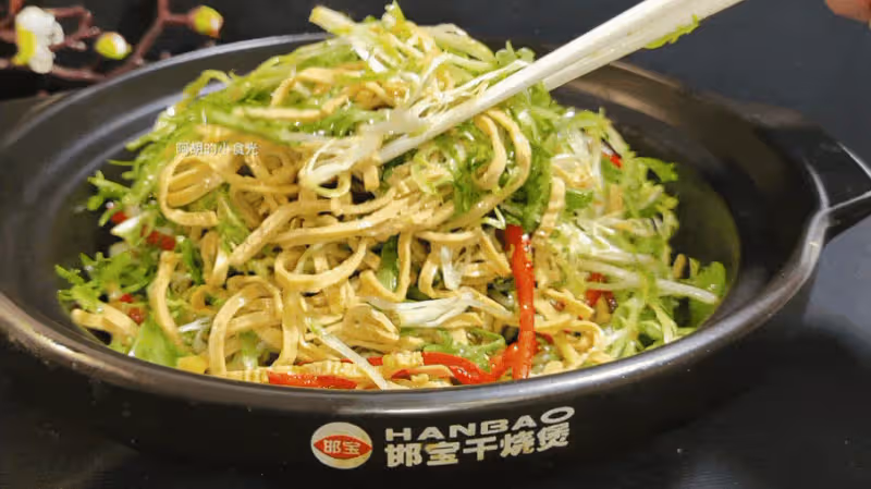也是時候吃這素菜了,好做好吃無負擔!拌一拌上桌,清脆爽口、刮油解膩,過年後吃太適合