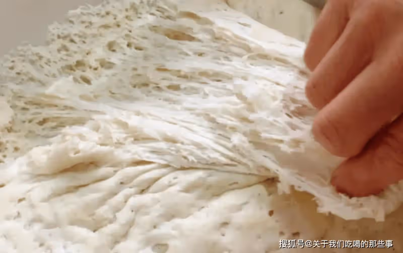 和面時，加熱水還是加冷水？原來水溫不同，做出的麵食大不一樣