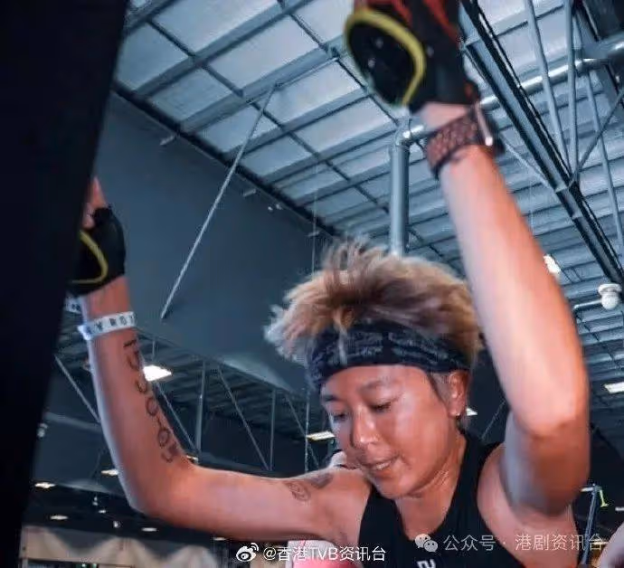 周家怡帶狗跑步不慎仆倒要手包紗布現身 黃浩然周日參加半馬目標1小時45分完成