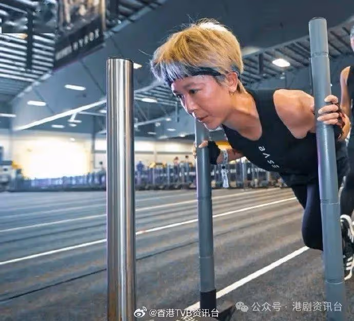 周家怡帶狗跑步不慎仆倒要手包紗布現身 黃浩然周日參加半馬目標1小時45分完成