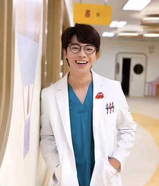 撞臉出圈韓星!TVB力捧小生罕見回應,近年多次整容被指似外星人