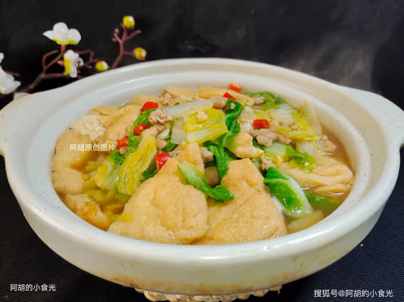 適合天冷吃的燉菜,簡單好做一鍋出,熱氣騰騰、口口軟嫩爆汁,上桌全家老少都愛吃