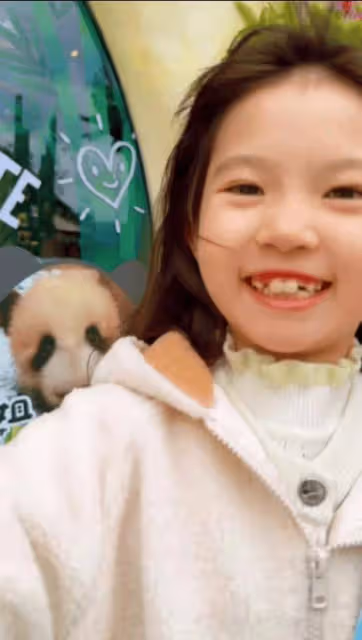 32歲TVB花旦罕見曝光8歲女兒容貌!笑容甜美,宛如媽媽翻版!
