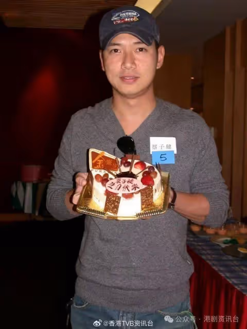 55歲前TVB旅遊王子神隱多年近照流出!面上一特徵銳減魅力