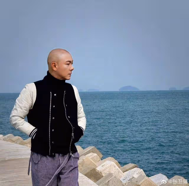 知名港星六十歲生日曬自拍!被贊狀態凍齡,妻子流產後堅持丁克