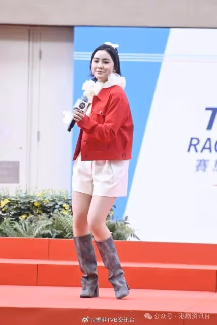 鍾柔美剛滿18歲孖姚焯菲第一次入馬場!傳TVB減OT費