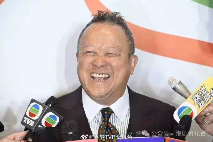 鍾柔美剛滿18歲孖姚焯菲第一次入馬場!傳TVB減OT費