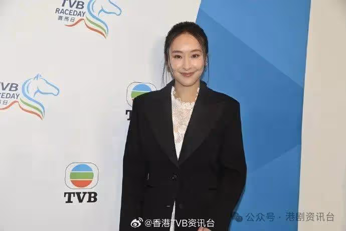 鍾柔美剛滿18歲孖姚焯菲第一次入馬場!傳TVB減OT費