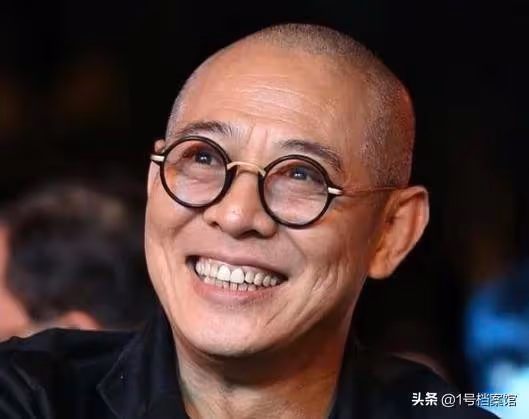61歲李連杰和63歲利智近照曝光，難敵歲月，老成了難以想像的模樣