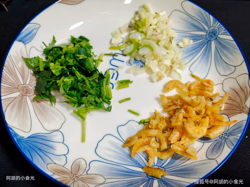 豆腐和它天生一對，隨手一煮比吃肉強！熱乎乎地上桌，鮮軟滑嫩、吃一口就胃口大開