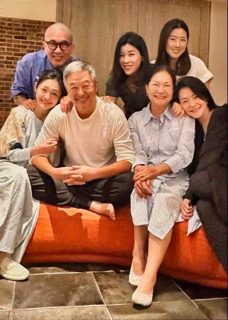 大S生前未P圖照流出,和歸寧宴判若兩人,腫脹腹部,眼睛睜不開