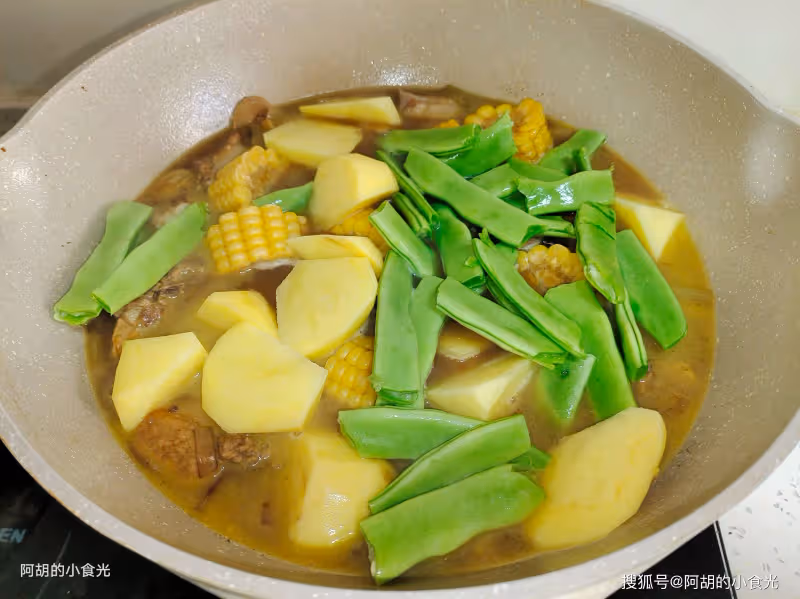 天冷最喜歡做的一鍋出,有葷有素熱乎乎!肉嫩菜香、滿口鮮香好味道,湯汁拌飯又能多吃兩碗