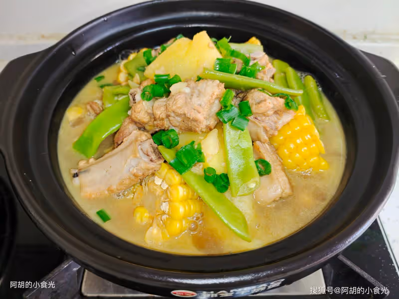 天冷最喜歡做的一鍋出,有葷有素熱乎乎!肉嫩菜香、滿口鮮香好味道,湯汁拌飯又能多吃兩碗