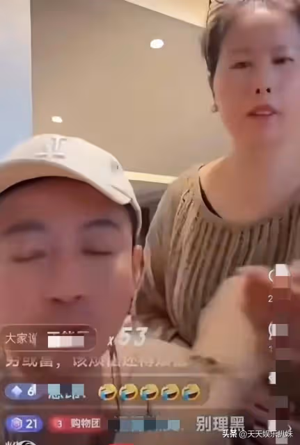 大S和具俊曄帶兒子逛街照流出，穿衣風格很韓范，兒子跟後爸很親