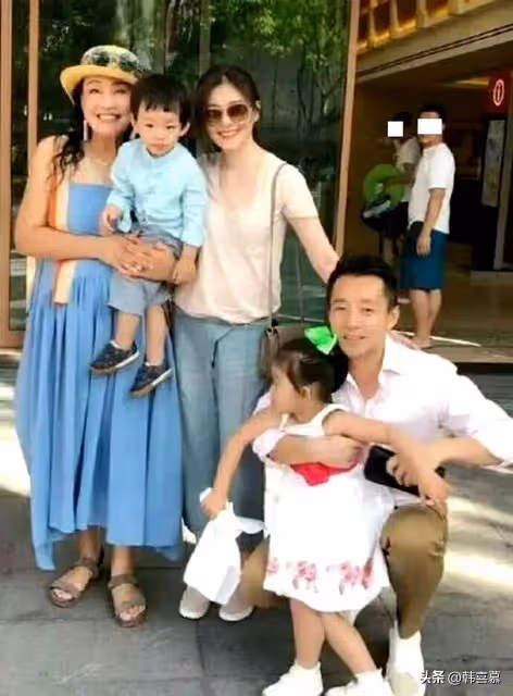 汪小菲接孩子回北京，馬筱梅帶娃照曝光，大S樹葬地點日期不公開