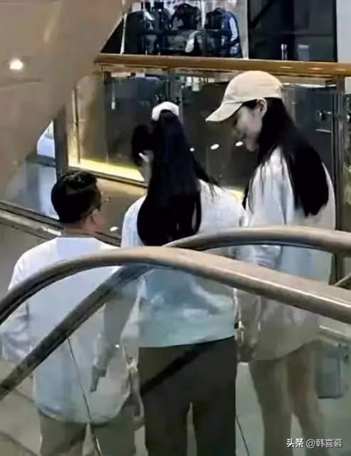 汪小菲接孩子回北京，馬筱梅帶娃照曝光，大S樹葬地點日期不公開