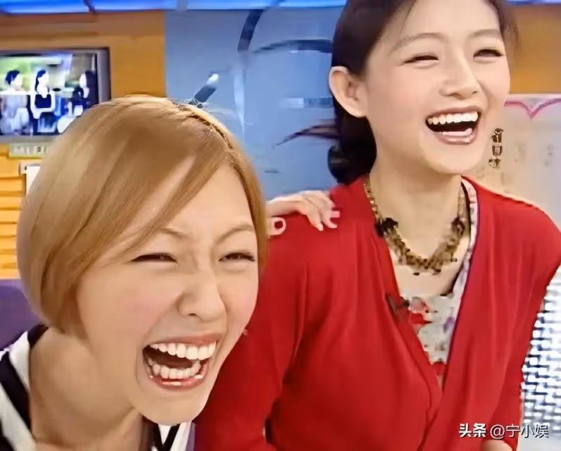 別再盯著張蘭母子了，小S的結局才更揪心，四個動作，毀盡星途